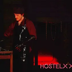 Olivia Lua に ホステルxxxシドニーコールとオリビアルア - ジャックされ、ホステルでバインド (写真 2) Olivia Lua に 'Kink Partners' ホステルxxxシドニーコールとオリビアルア - ジャックされ、ホステルでバインド (サムネイル 2)