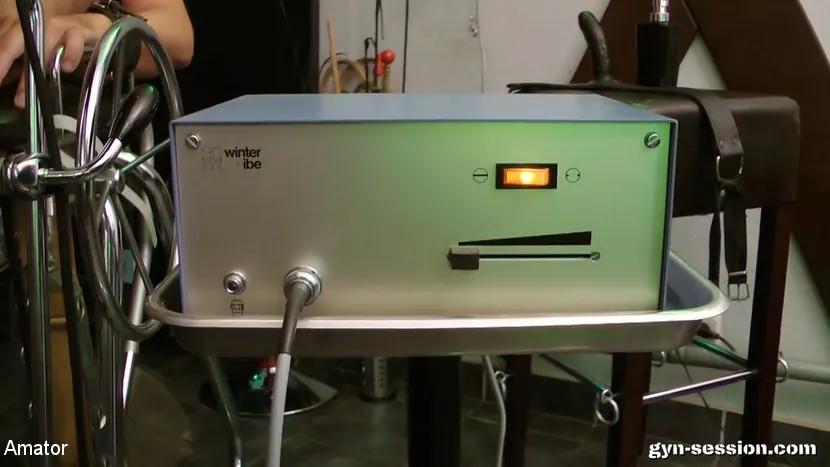 Patient c56xx に 'バロネスメルセデスクリニック:サウンディング' from 'Kink Partners' (写真 15) Kink Partners 'バロネスメルセデスクリニック:サウンディング' 主演 Patient c56xx (写真 15)