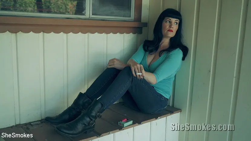 Kink Partners 'She Smokes 5' starring Penelope (Photo 4)