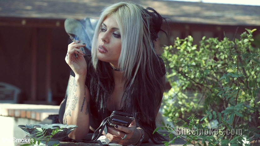 Kink Partners 'She Smokes 5' starring Penelope (Photo 16)