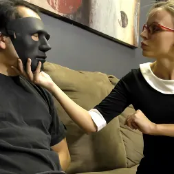 Pristine Edge en 'Kink Partners' NADIE SE COMPARA CON LA MADRASTRA, NADIE - PRISTINE EDGE (Miniatura 3)