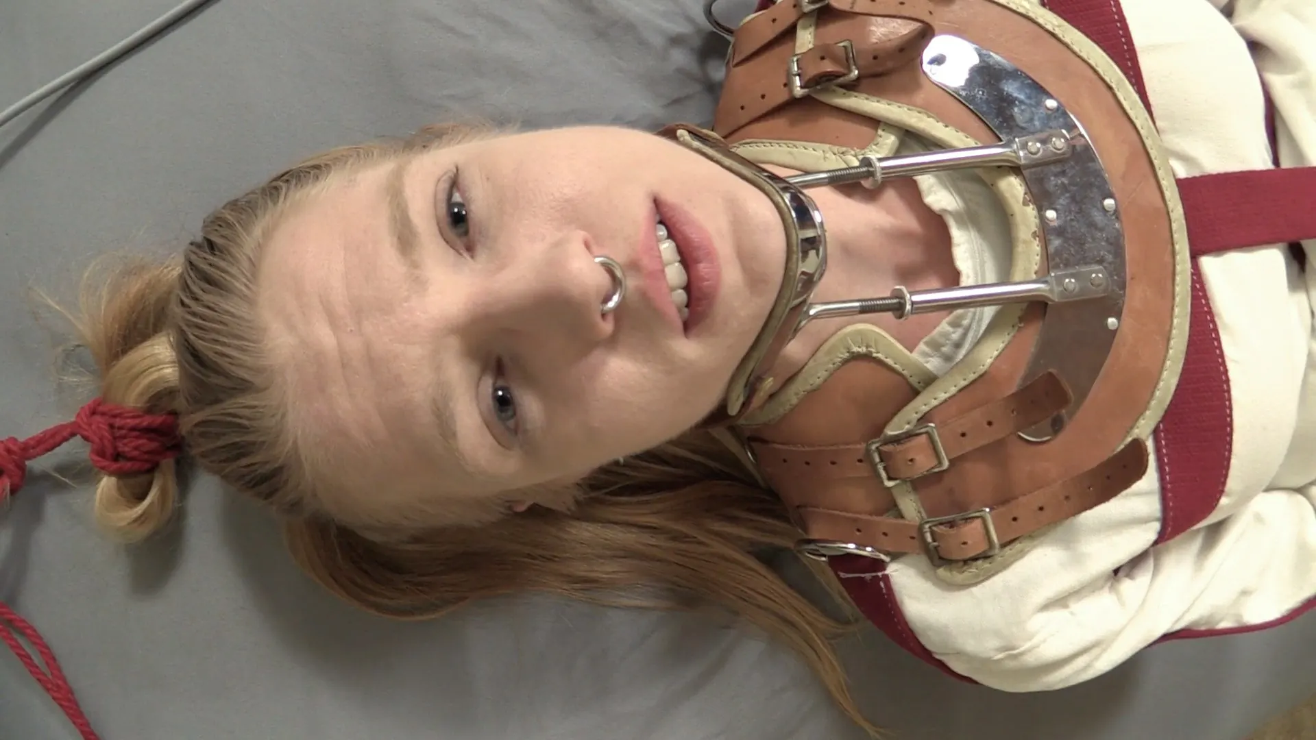 Kink Partners 'Exposición a la camisa de fuerza eléctrica, primera parte' protagonizando Rachel Greyhound (foto 7)