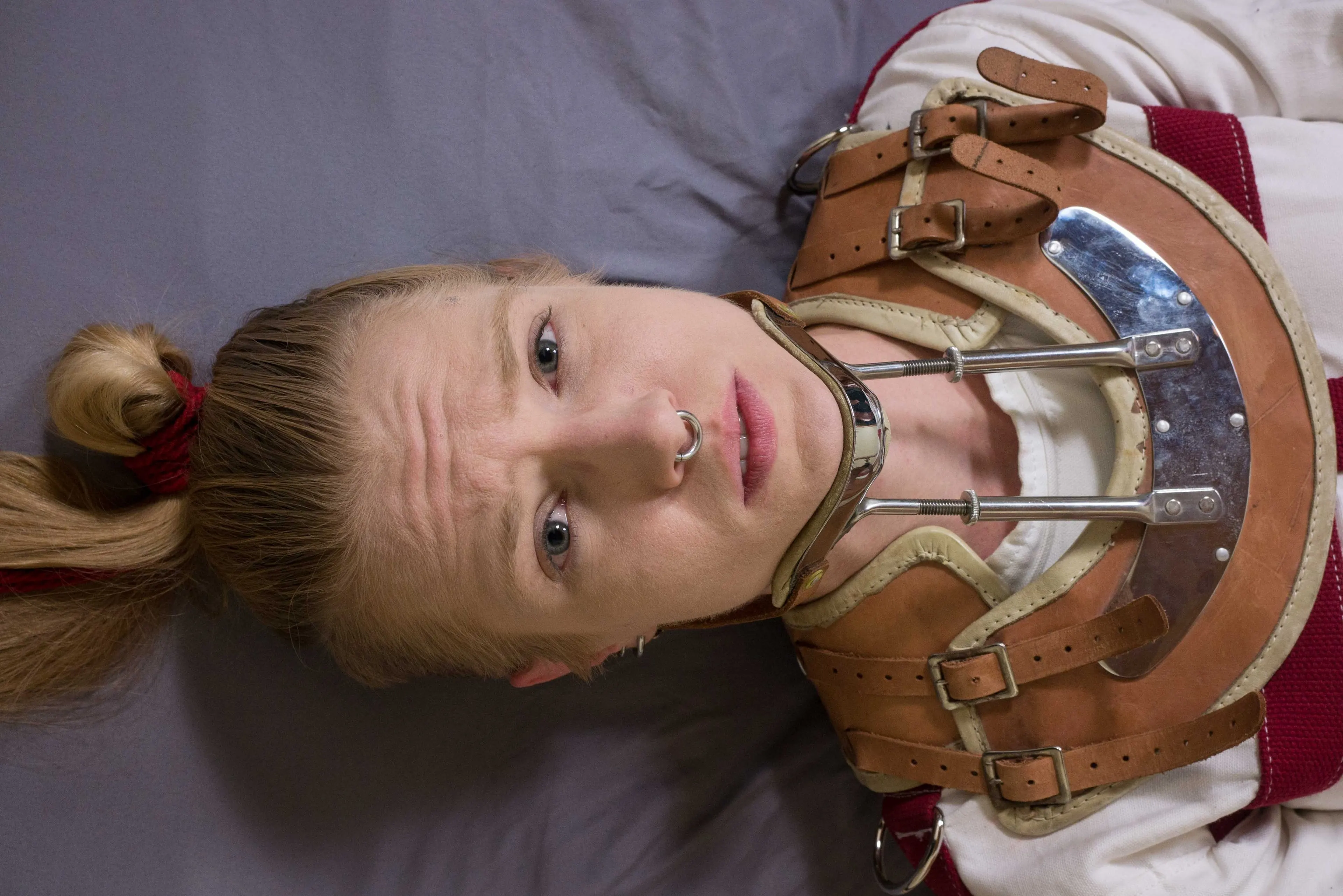 Kink Partners 'Exposición a la camisa de fuerza eléctrica, primera parte' protagonizando Rachel Greyhound (foto 21)