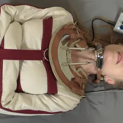 Rachel Greyhound en 'Kink Partners' Exposición a la camisa de fuerza eléctrica, segunda parte (Miniatura 5)