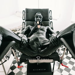 Rubber in Solo Gasmask Games in the Rubber Clinic Part One (Photo 1) Rubber in 'Kink Partners' Solo Gasmask Games in the Rubber Clinic Part One (Thumbnail 1)