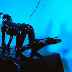 Rubber Jeff in 'Kink Partners' The Blue Room - Ass hooked and vibed (Thumbnail 3)