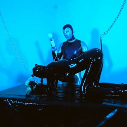 Rubber Jeff in 'Kink Partners' The Blue Room - Ass hooked and vibed (Thumbnail 6)