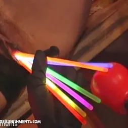 Rukio Aoki に 'Kink Partners' ハードコアの罰:ルキオ青木3 - グロースティックで犯さ! (サムネイル 22)