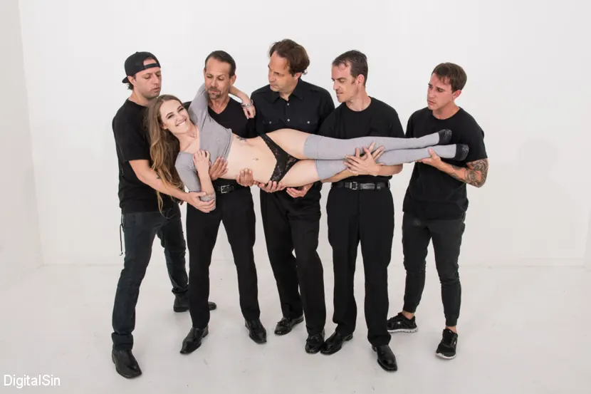 Samantha Hayes en 'Con solo dos manos y una boca' from 'Kink Partners' (foto 5) Kink Partners 'Con solo dos manos y una boca' protagonizando Samantha Hayes (foto 5)