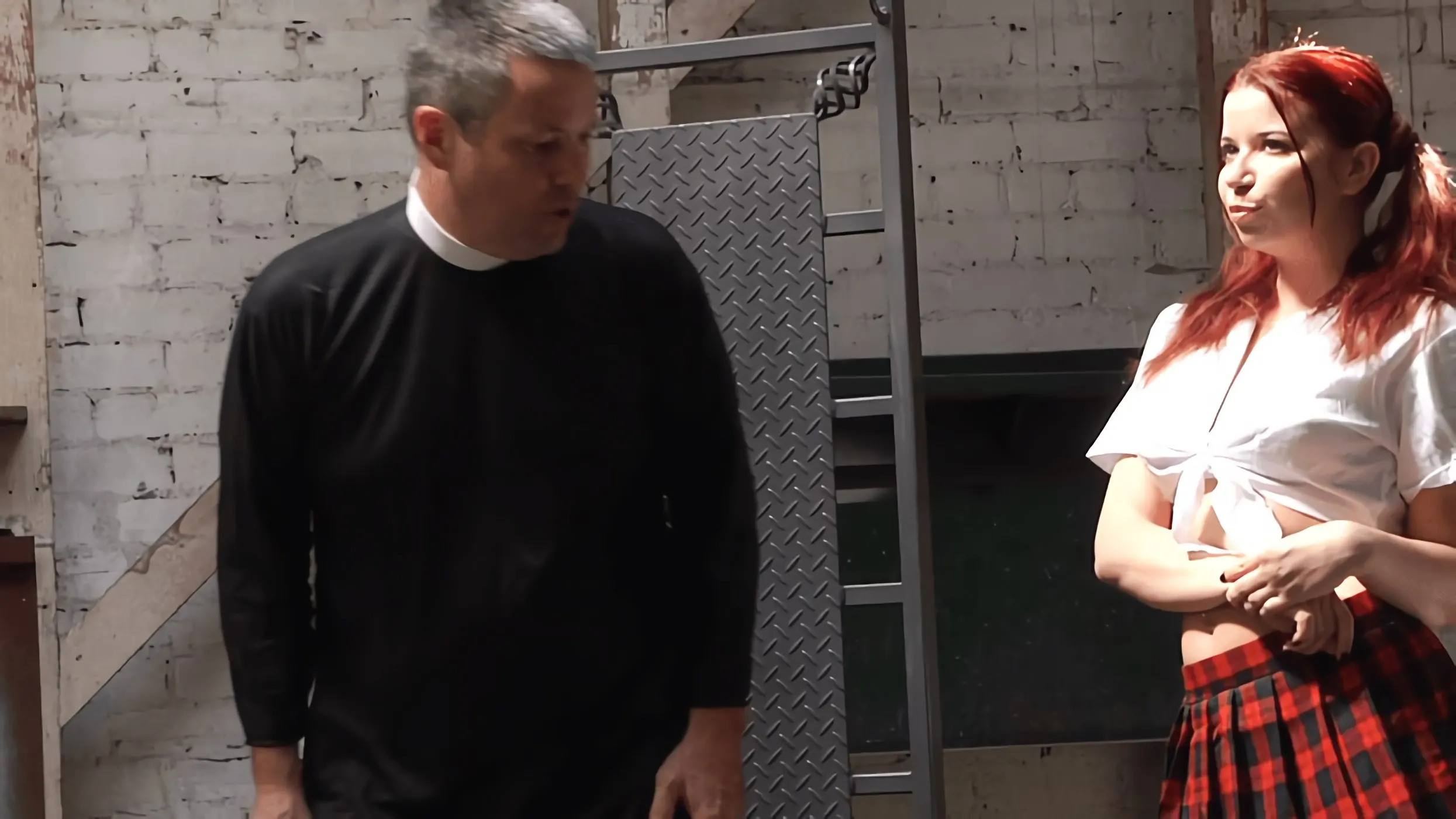 Kink Partners '私は罪を犯しました' 主演 Sarah Blake (写真 1)