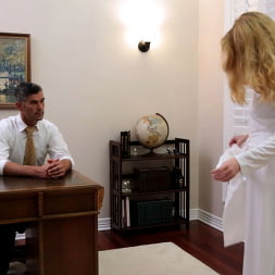Sarah James に 'Kink Partners' シスター・デイビス:召し (サムネイル 1)