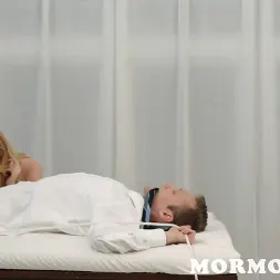 Sarah James に 'Kink Partners' 種の担い手は姉妹デイビスを訓練します (サムネイル 3)