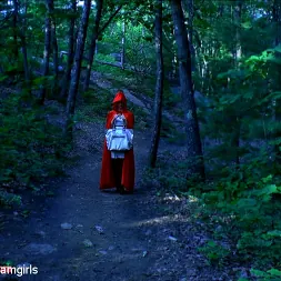 Sarah Strawberries に 'Kink Partners' アシュリーはSFiドリームガールズを発射:小さな赤いロージーボット (サムネイル 1)