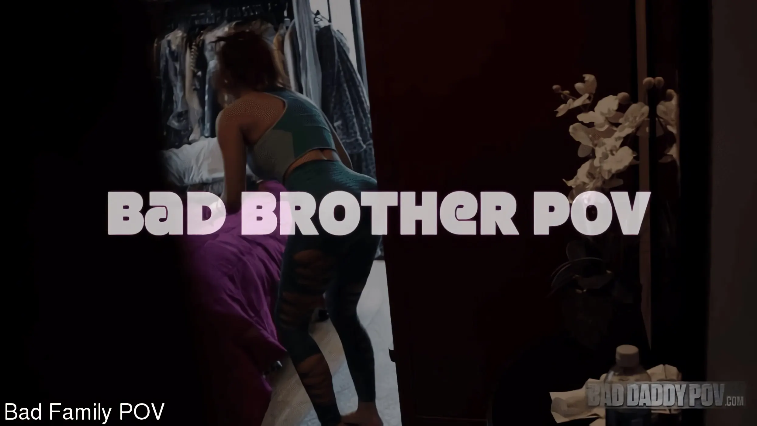 Kink Partners 'La pelirroja con curvas Savanna Styles descubre a su hermanastro espiándola' protagonizando Savana Styles (foto 1)