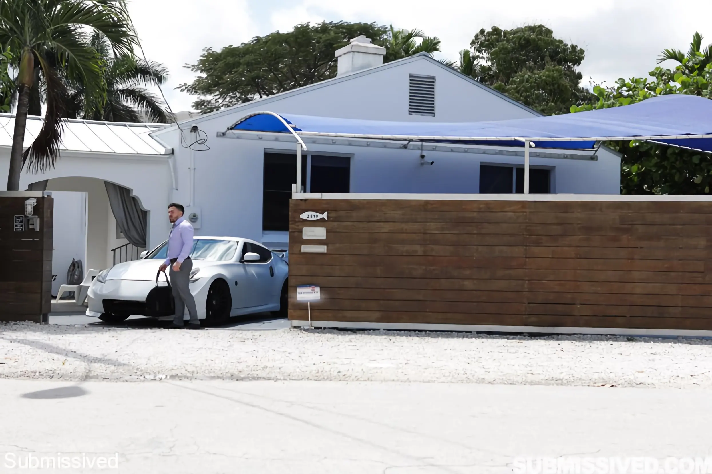 Kink Partners '四半期ごとのクーチ征服' 主演 Serena Santos (写真 1)