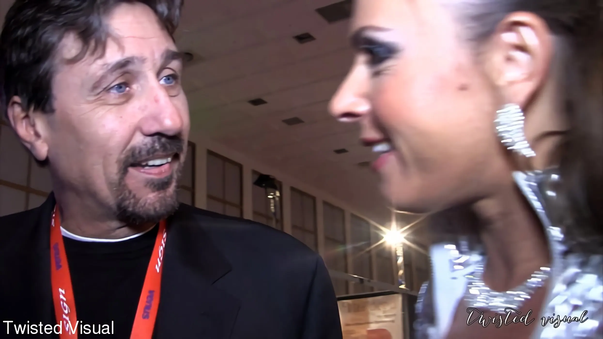 Sexy Susi に 'Gets Her Asshole Publicly Fucked' from 'Kink Partners' (写真 1) Kink Partners 'Gets Her Asshole Publicly Fucked' 主演 Sexy Susi (写真 1)