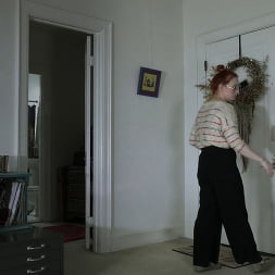 Sadie Holmes に 'Kink Partners' ウイルス性の時代の性依存症 (サムネイル 2)