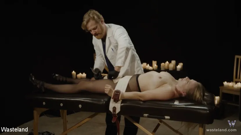 Kink Partners 'El examen' protagonizando Sicilia Ricci (foto 4)