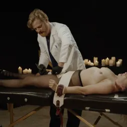 Sicilia Ricci en El examen (foto 4) Sicilia Ricci en 'Kink Partners' El examen (Miniatura 4)