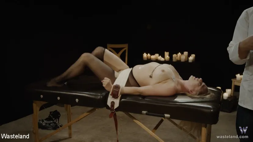 Kink Partners 'El examen' protagonizando Sicilia Ricci (foto 16)