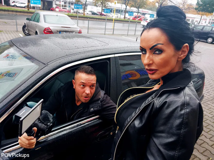 Kink Partners 'ドイツのゴスシドニー暗い車の中で彼のコックに乗ります!' 主演 Sidney Dark (写真 5)