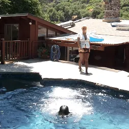 Sophie Dee に ステップママスリトル兼クリーナー (写真 2) Sophie Dee に 'Kink Partners' ステップママスリトル兼クリーナー (サムネイル 2)