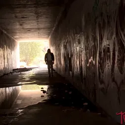 Sovereign Syre に 'Kink Partners' 秘密のパブリックステップソンファック (サムネイル 4)