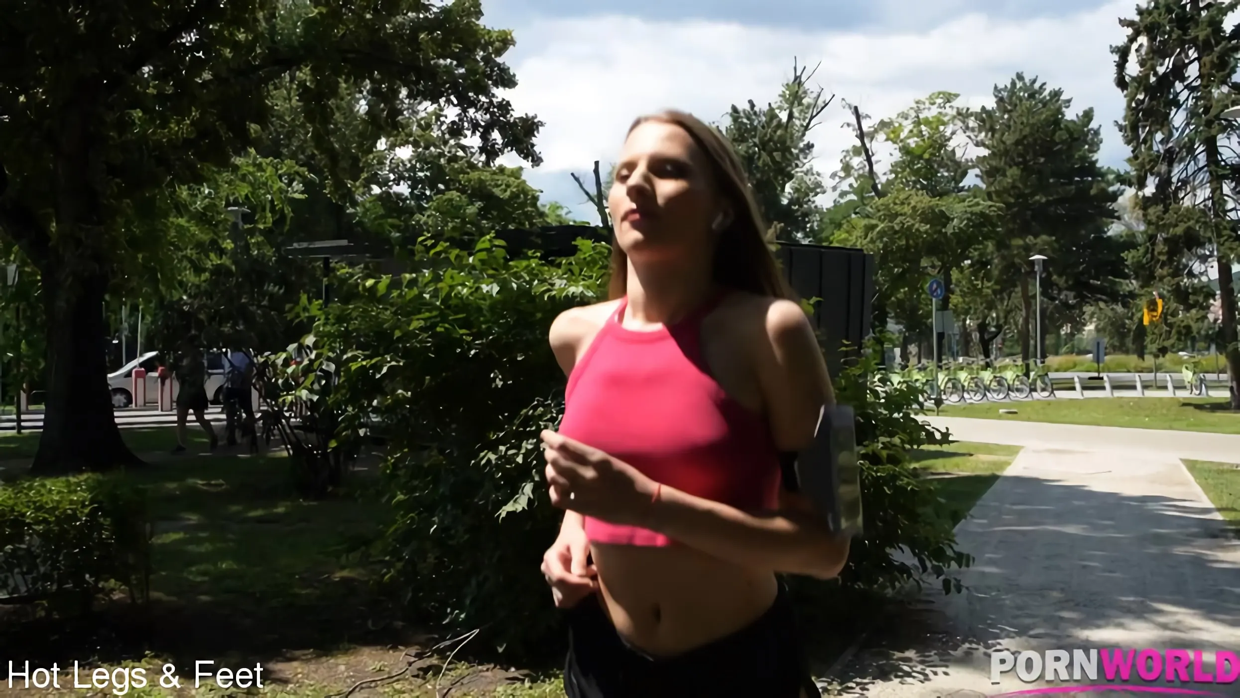 Stella Flex に 'トレーナーはコックに彼女の足を曲げる' from 'Kink Partners' (写真 1) Kink Partners 'トレーナーはコックに彼女の足を曲げる' 主演 Stella Flex (写真 1)