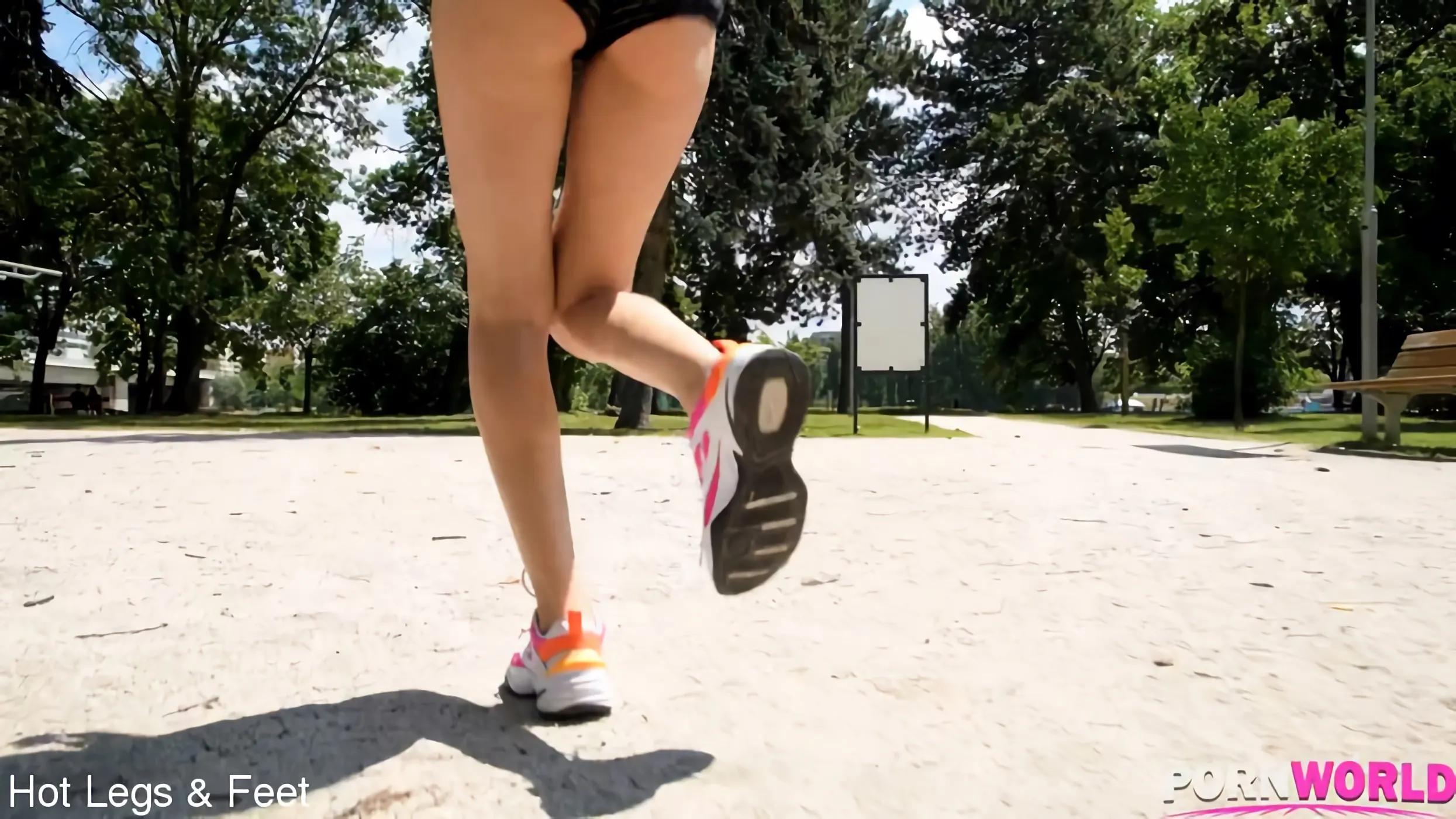 Stella Flex に 'トレーナーはコックに彼女の足を曲げる' from 'Kink Partners' (写真 2) Kink Partners 'トレーナーはコックに彼女の足を曲げる' 主演 Stella Flex (写真 2)