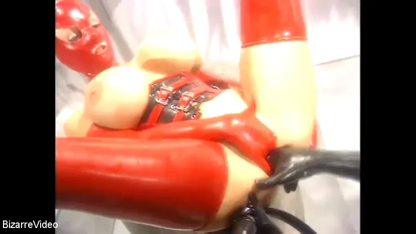 Kink Partners '元気な巨乳人形 5' 主演 Summer Cummings (写真 11)