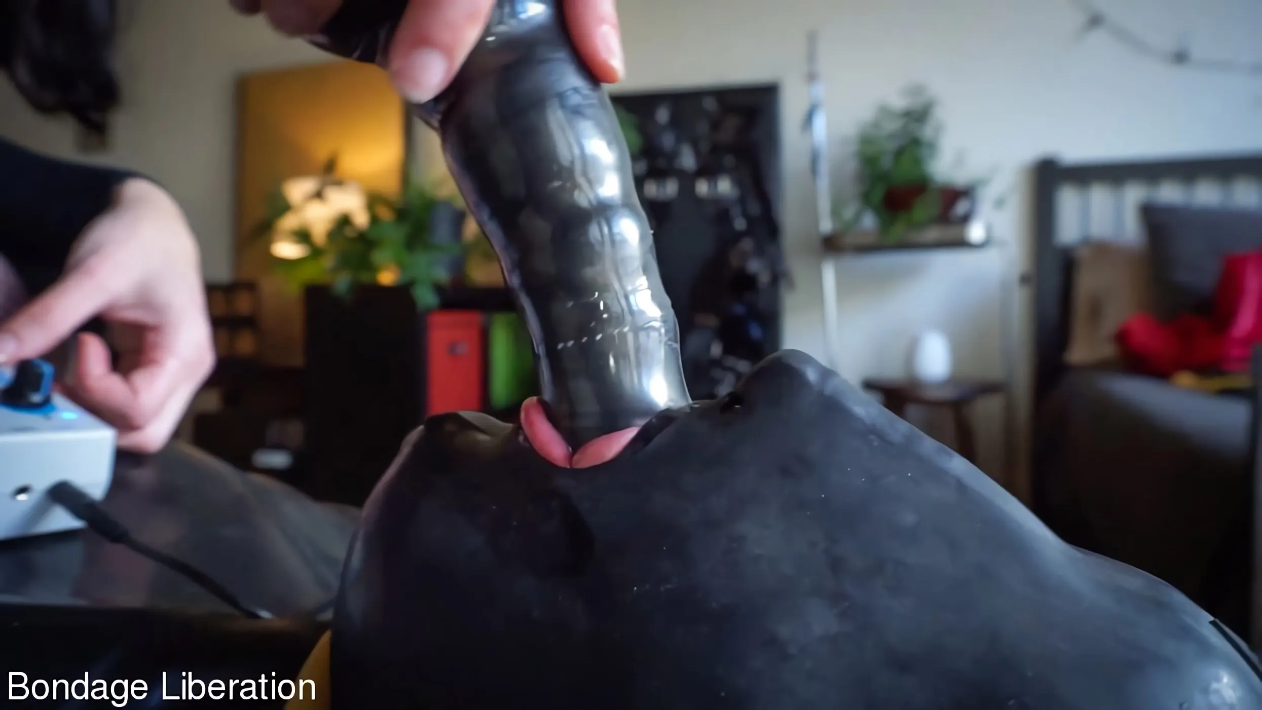 Kink Partners 'Conmoción y pavor' protagonizando Tai Crimson (foto 4)