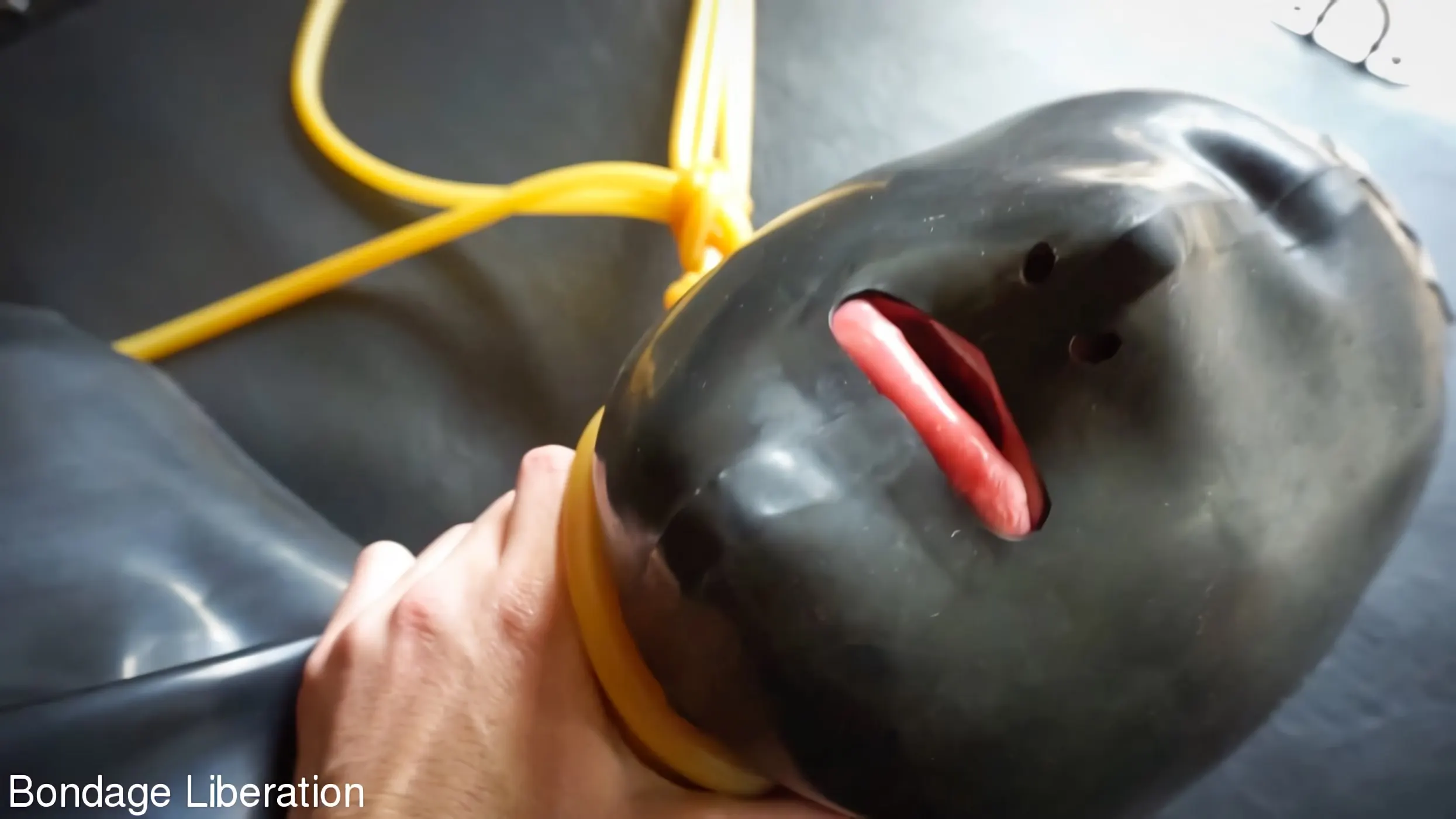 Kink Partners 'Conmoción y pavor' protagonizando Tai Crimson (foto 5)