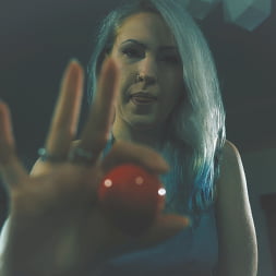 Tina Lee Comet に 'Kink Partners' 逸脱したほのめかし (サムネイル 3)