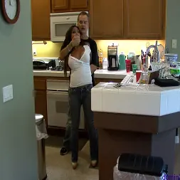 Veronica Vhynes に 'Kink Partners' ゴージャスなヴェロニカは頑固に重く、細いパラシュートコードでしっかりと縛られています:歓迎されない家 (サムネイル 1)