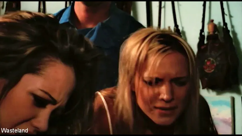 Kink Partners 'En la niebla - Episodio 2: En la sala de castigo' protagonizando Veronika (foto 15)