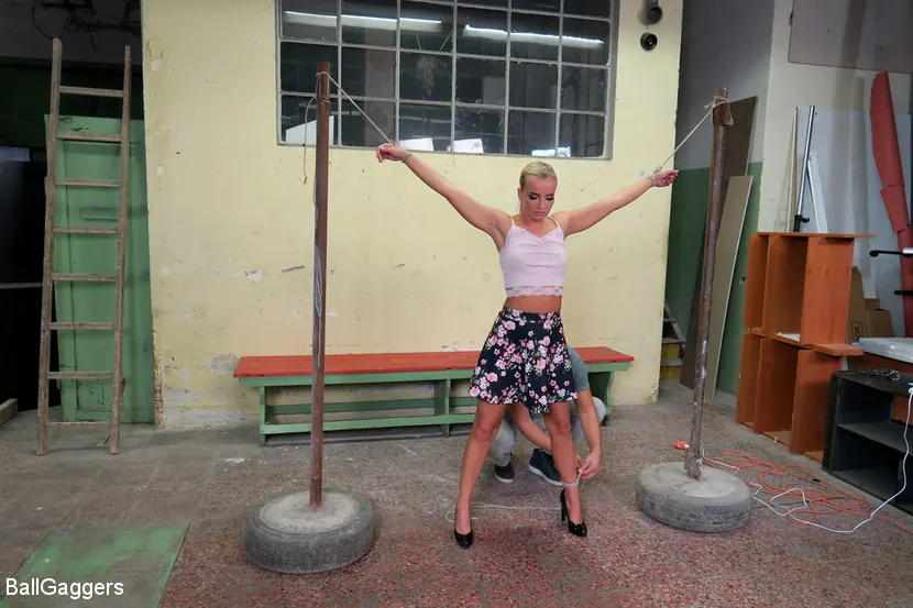 Kink Partners 'PURE SUBMISSIVE PLEASURE WITH VICTORIA' starring Victoria Pure (Photo 3)