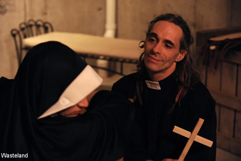 Kink Partners 'Bendíceme Padre, porque he pecado' protagonizando Violet Skye (foto 6)