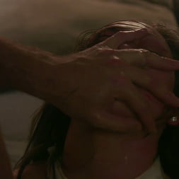 Yasmin Scott に 'Kink Partners' ヤスミンは支配されることを懇願する (サムネイル 15)