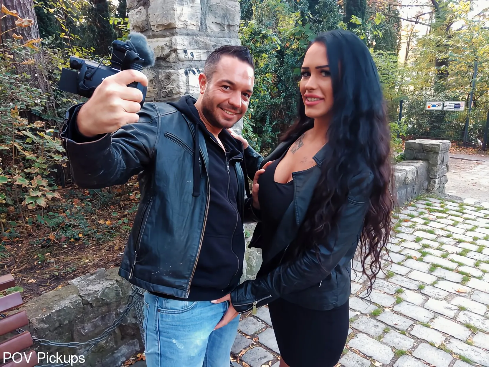 Kink Partners '見知らぬ人が公園でラティーナザラメンデスをファック!' 主演 Zara Mendez (写真 2)