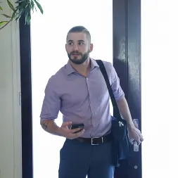 Zoey Reyes に 従順な男性の雌犬と支配的なひよこ (写真 8) Zoey Reyes に 'Kink Partners' 従順な男性の雌犬と支配的なひよこ (サムネイル 8)