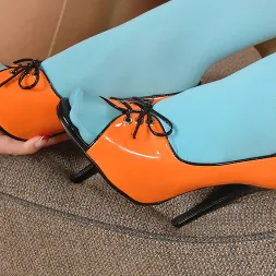 Zuzanna Z に 'Kink Partners' おしっこおしっこ足 (サムネイル 3)