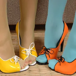 Zuzanna Z に 'Kink Partners' おしっこおしっこ足 (サムネイル 6)